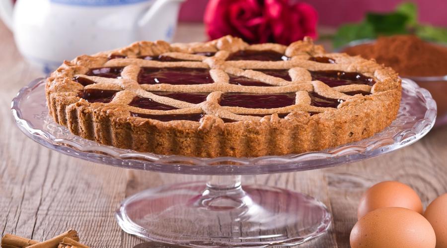 Zu sehen ist das Beitragsbild zum Rezept mit dem Titel: Linzer Torte